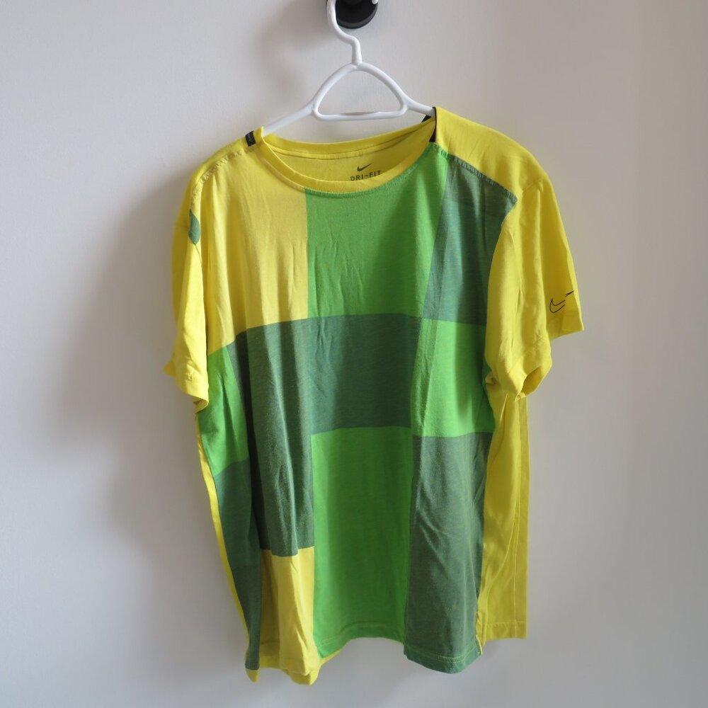 NIKE Dri-Fit Performance Tee Shirt.  Size XL.